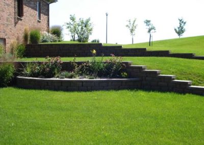 Cedar Rapids Landscaping and walls